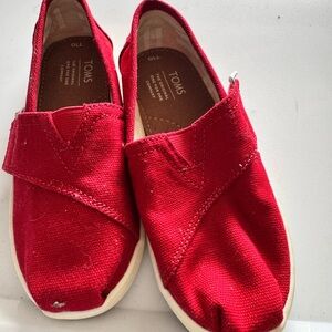 TOMS Kids Red Canvas Moccasins